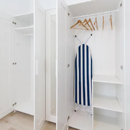 Moderno Urbano En Barrio Historico 1ºi アパート